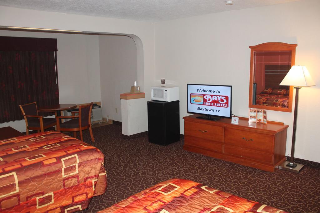 Bays Inn And Suites Бейтаун Экстерьер фото
